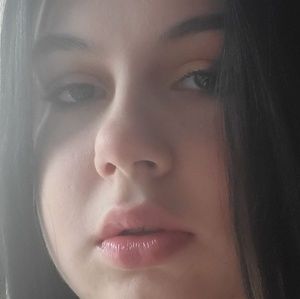 Meet your Posher, Chloe